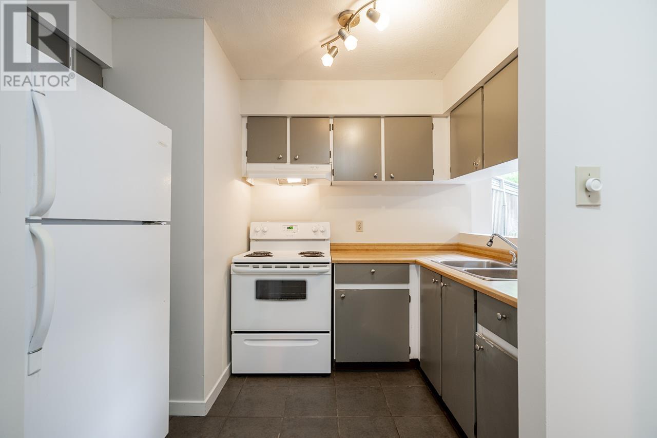 Listing Picture 6 of 27 : 103 1955 WOODWAY PLACE, Burnaby / 本拿比 - 魯藝地產 Yvonne Lu Group - MLS Medallion Club Member