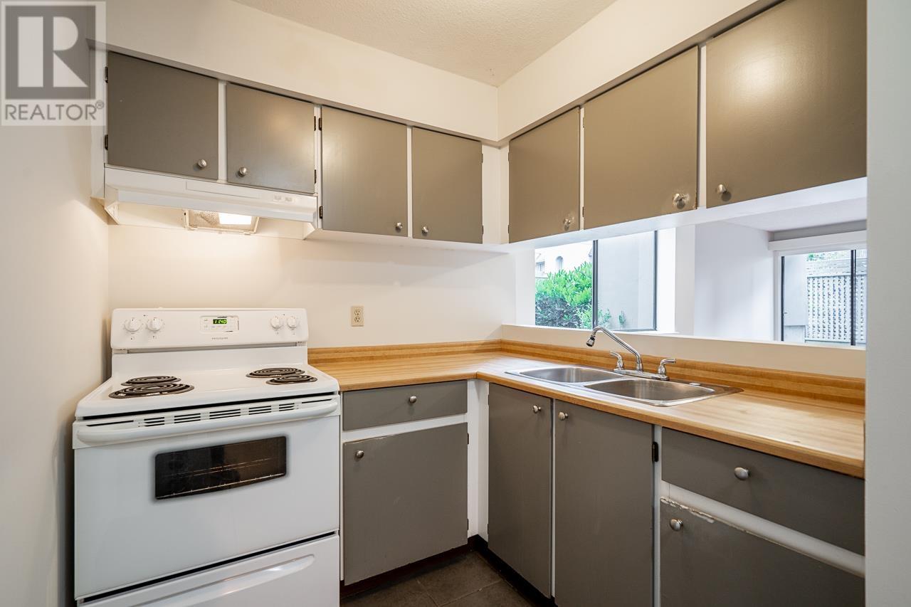 Listing Picture 7 of 27 : 103 1955 WOODWAY PLACE, Burnaby / 本拿比 - 魯藝地產 Yvonne Lu Group - MLS Medallion Club Member