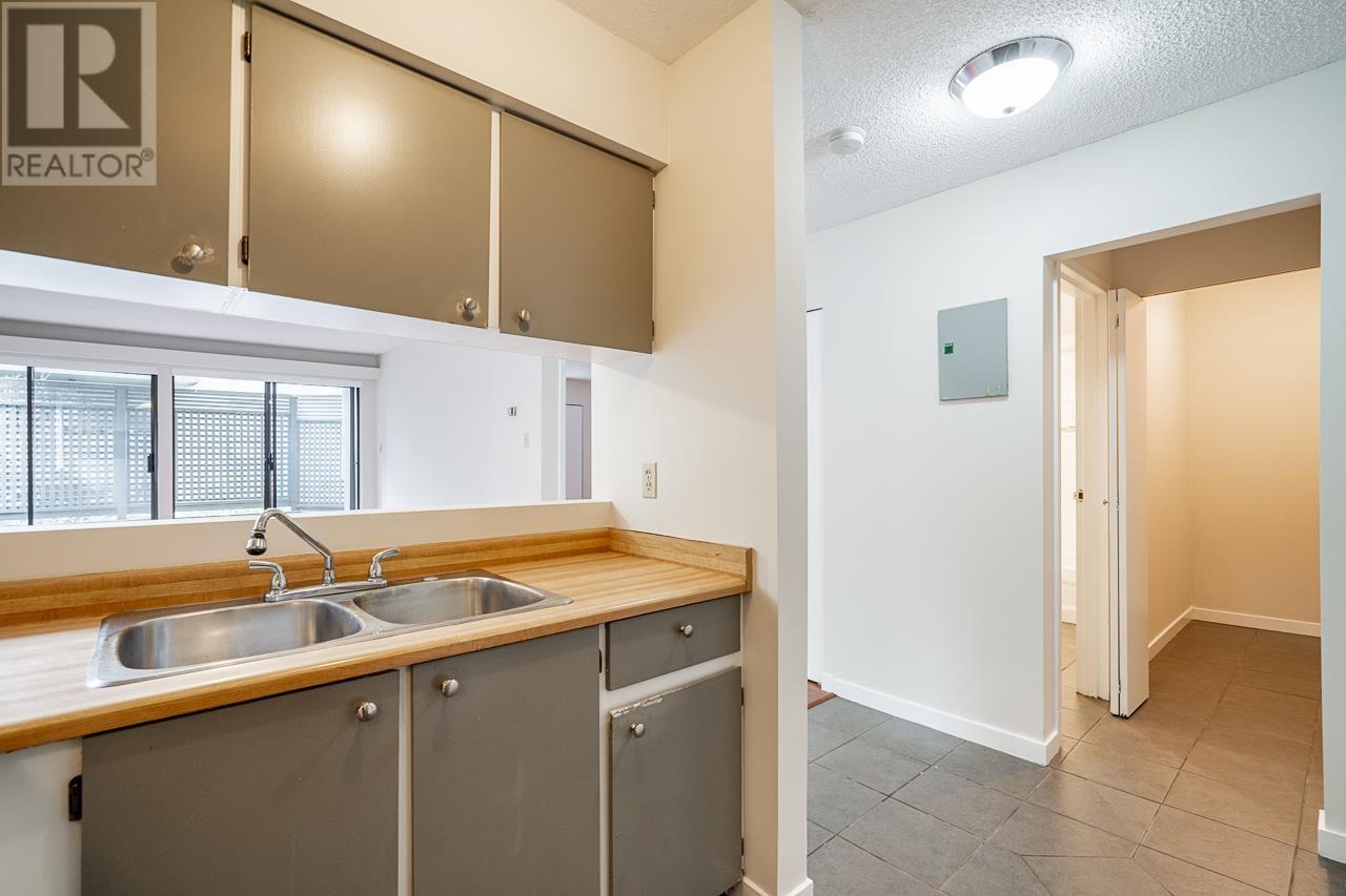 Listing Picture 8 of 27 : 103 1955 WOODWAY PLACE, Burnaby / 本拿比 - 魯藝地產 Yvonne Lu Group - MLS Medallion Club Member