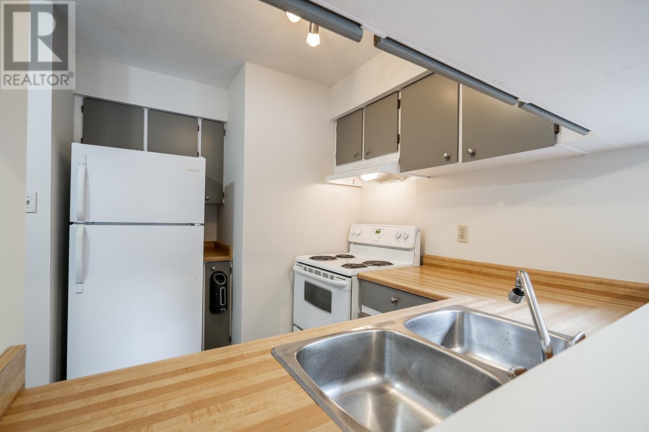 Listing Picture 9 of 27 : 103 1955 WOODWAY PLACE, Burnaby / 本拿比 - 魯藝地產 Yvonne Lu Group - MLS Medallion Club Member