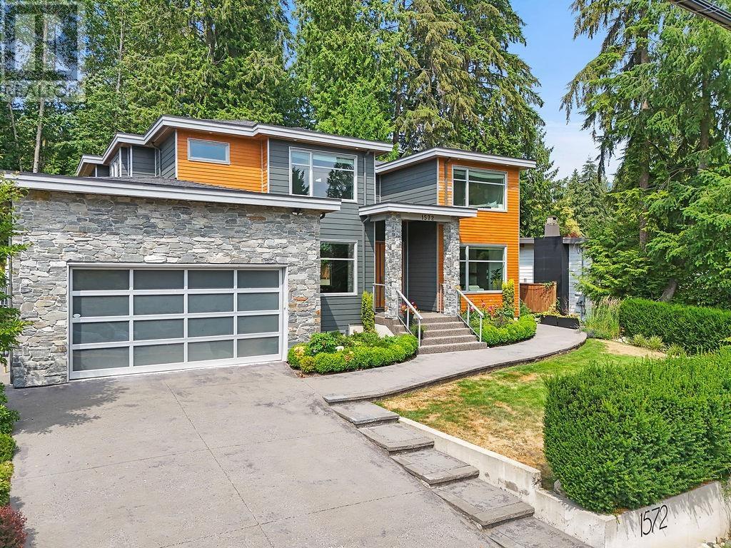 1572 COLEMAN STREET, north vancouver, British Columbia