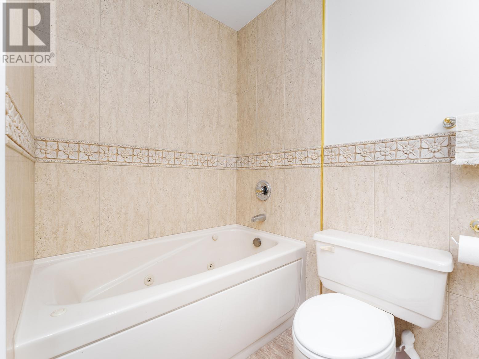 Listing Picture 17 of 21 : 1450 W 40TH AVENUE, Vancouver / 溫哥華 - 魯藝地產 Yvonne Lu Group - MLS Medallion Club Member