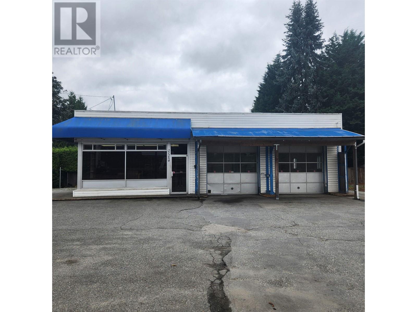 21254 LOUGHEED HIGHWAY, maple ridge, British Columbia