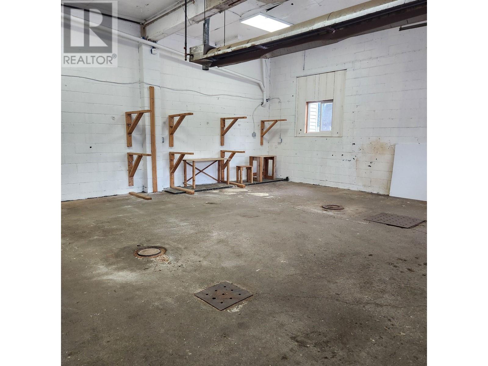 21254 Lougheed Highway, Maple Ridge, British Columbia V2X 2R5 - Photo 13 - C8063108