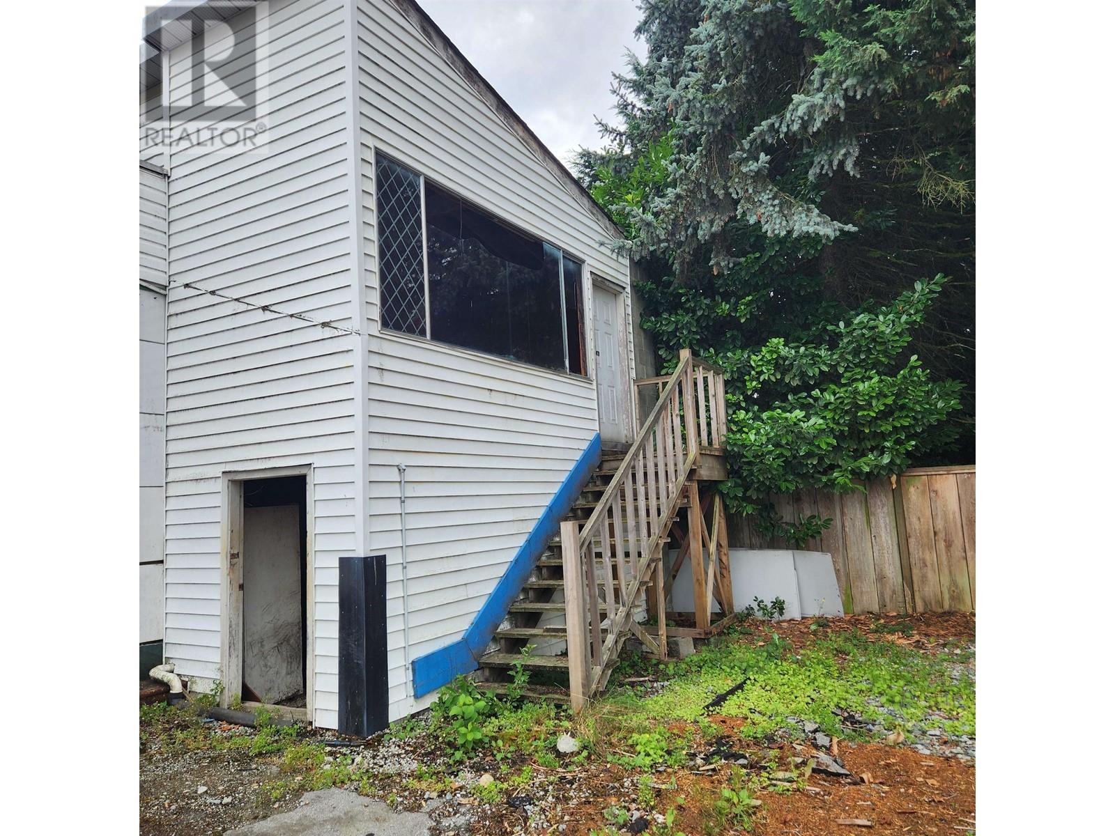 21254 Lougheed Highway, Maple Ridge, British Columbia V2X 2R5 - Photo 16 - C8063108