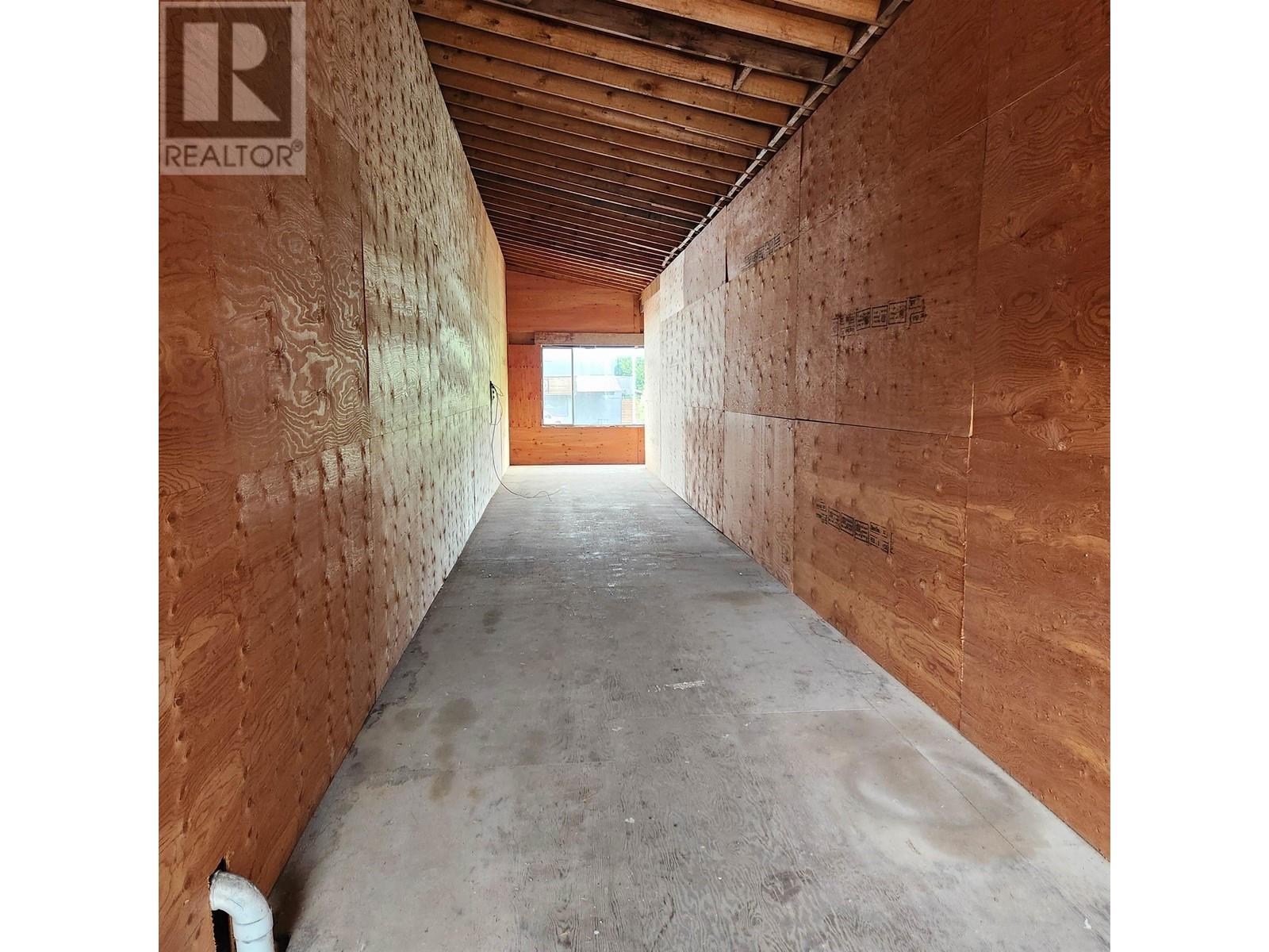 21254 Lougheed Highway, Maple Ridge, British Columbia V2X 2R5 - Photo 18 - C8063108