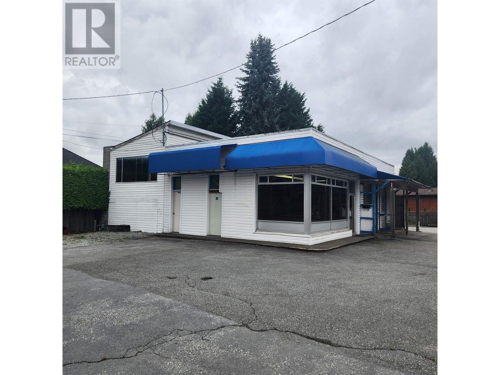 21254 Lougheed Highway, Maple Ridge, British Columbia V2X 2R5 - Photo 2 - C8063108