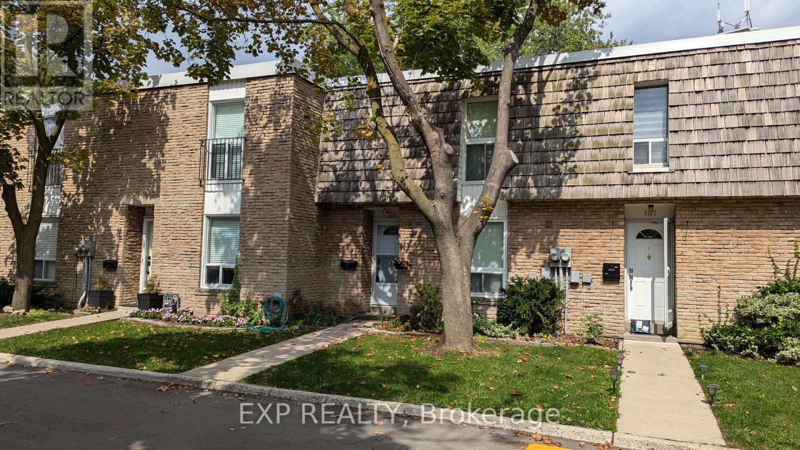 106 - 701 Burnhamthorpe Road, Toronto, Ontario  M9C 2Z6 - Photo 2 - W9360455