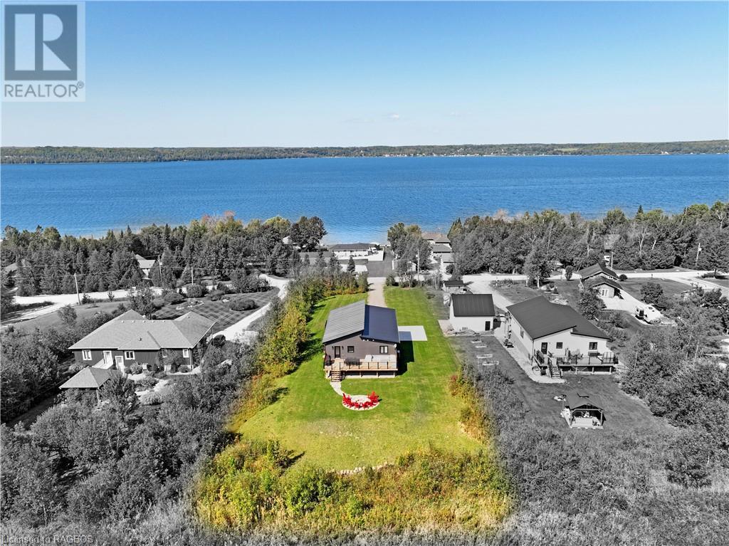 138 Sunset Boulevard, Georgian Bluffs, Ontario  N0H 2T0 - Photo 2 - 40647957