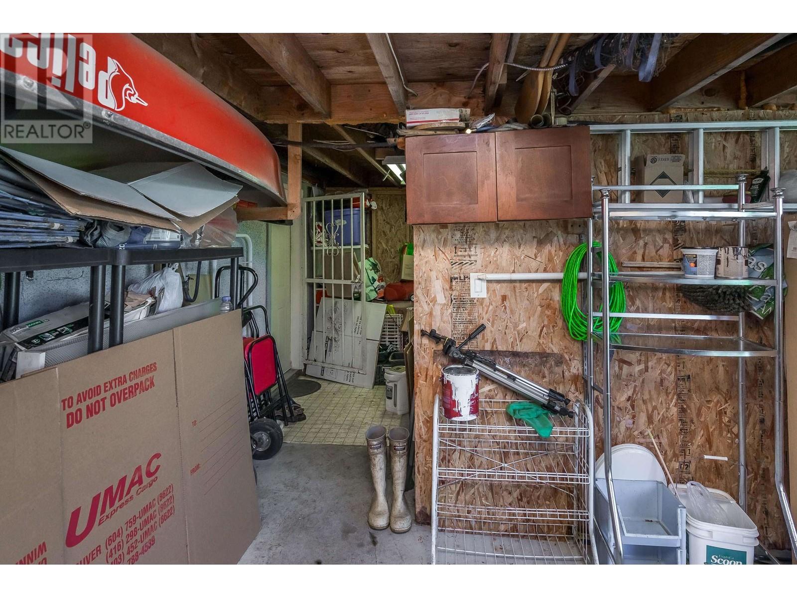 Listing Picture 32 of 38 : 1917 E 22 AVENUE, Vancouver / 溫哥華 - 魯藝地產 Yvonne Lu Group - MLS Medallion Club Member