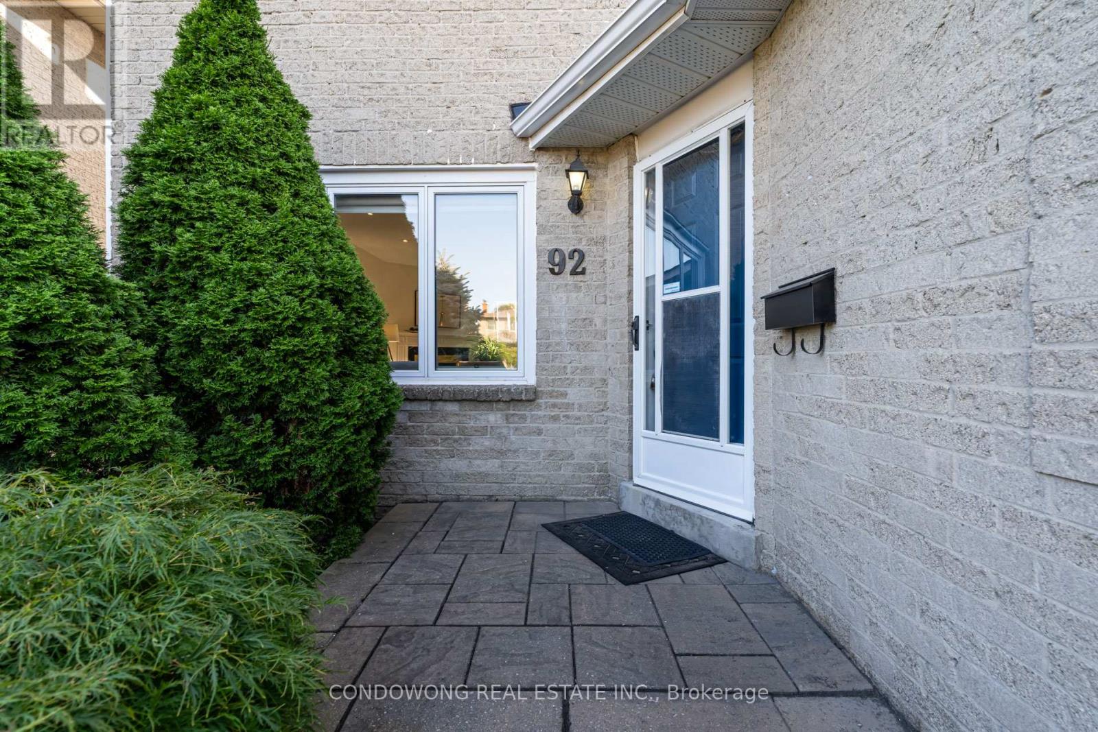 92 Houseman Crescent, Richmond Hill (North Richvale), Ontario  L4C 7S6 - Photo 4 - N9361188