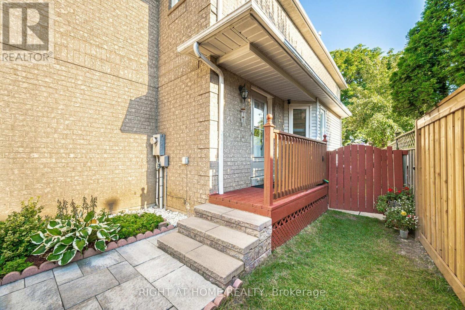 5587 Whistler Crescent, Mississauga (Hurontario), Ontario  L4Z 3R5 - Photo 3 - W9354297