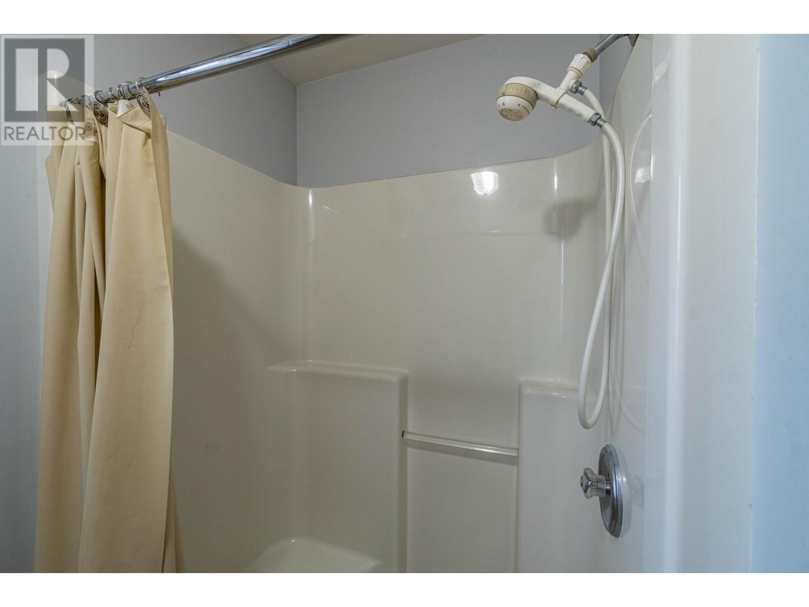 1955 Parkcrest Ave, Kamloops, British Columbia   - Photo 24 - 181046