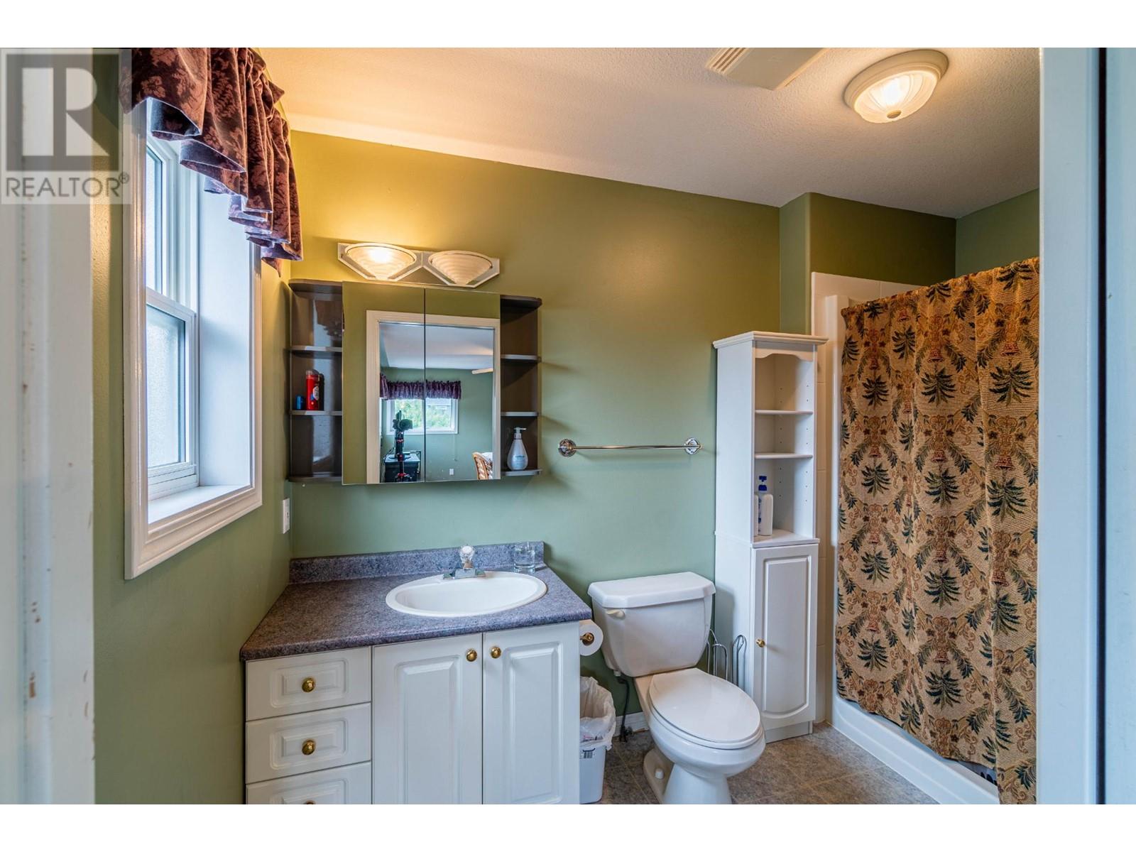 1955 Parkcrest Ave, Kamloops, British Columbia   - Photo 29 - 181046