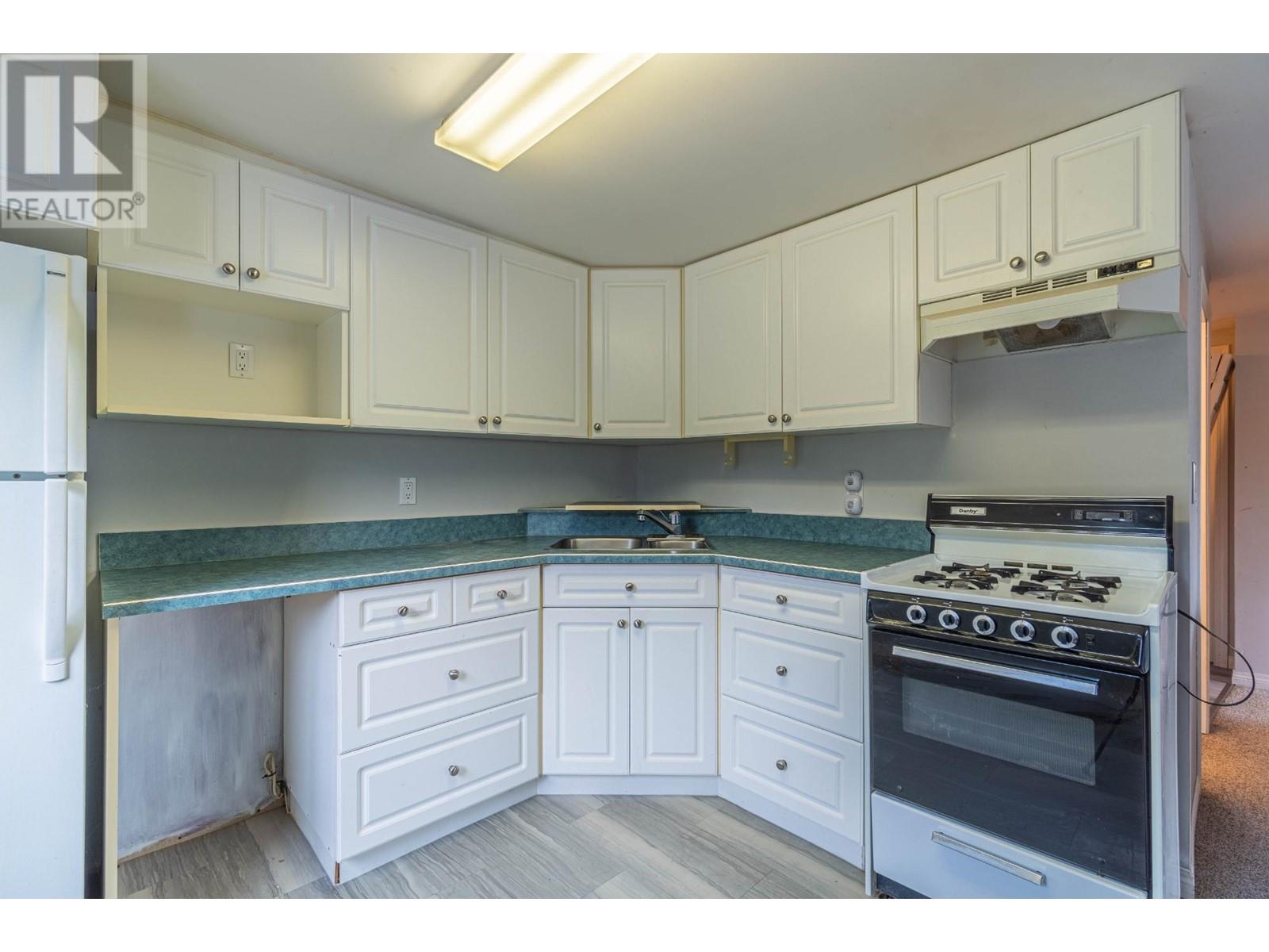 1955 Parkcrest Ave, Kamloops, British Columbia   - Photo 48 - 181046