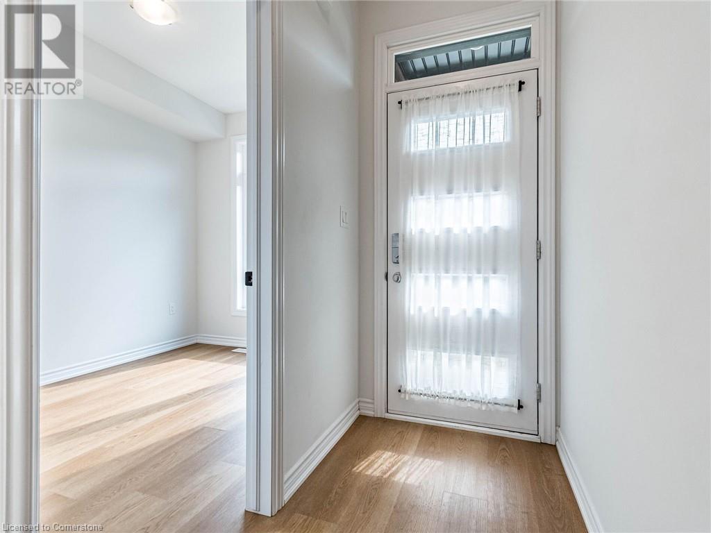 23 Sentinel Lane, Hamilton, Ontario L9C 0G1 - Photo 3 - 40650235