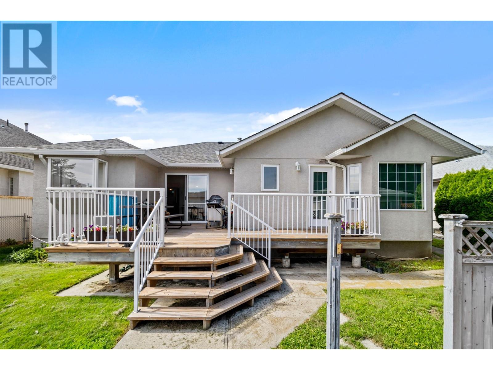 894 Invermere Crt, Kamloops, British Columbia   - Photo 3 - 181050