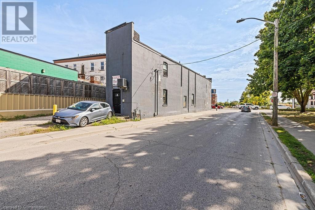 14 Dalhousie Street, Brantford, Ontario N3T 2H7 - Photo 4 - 40650731