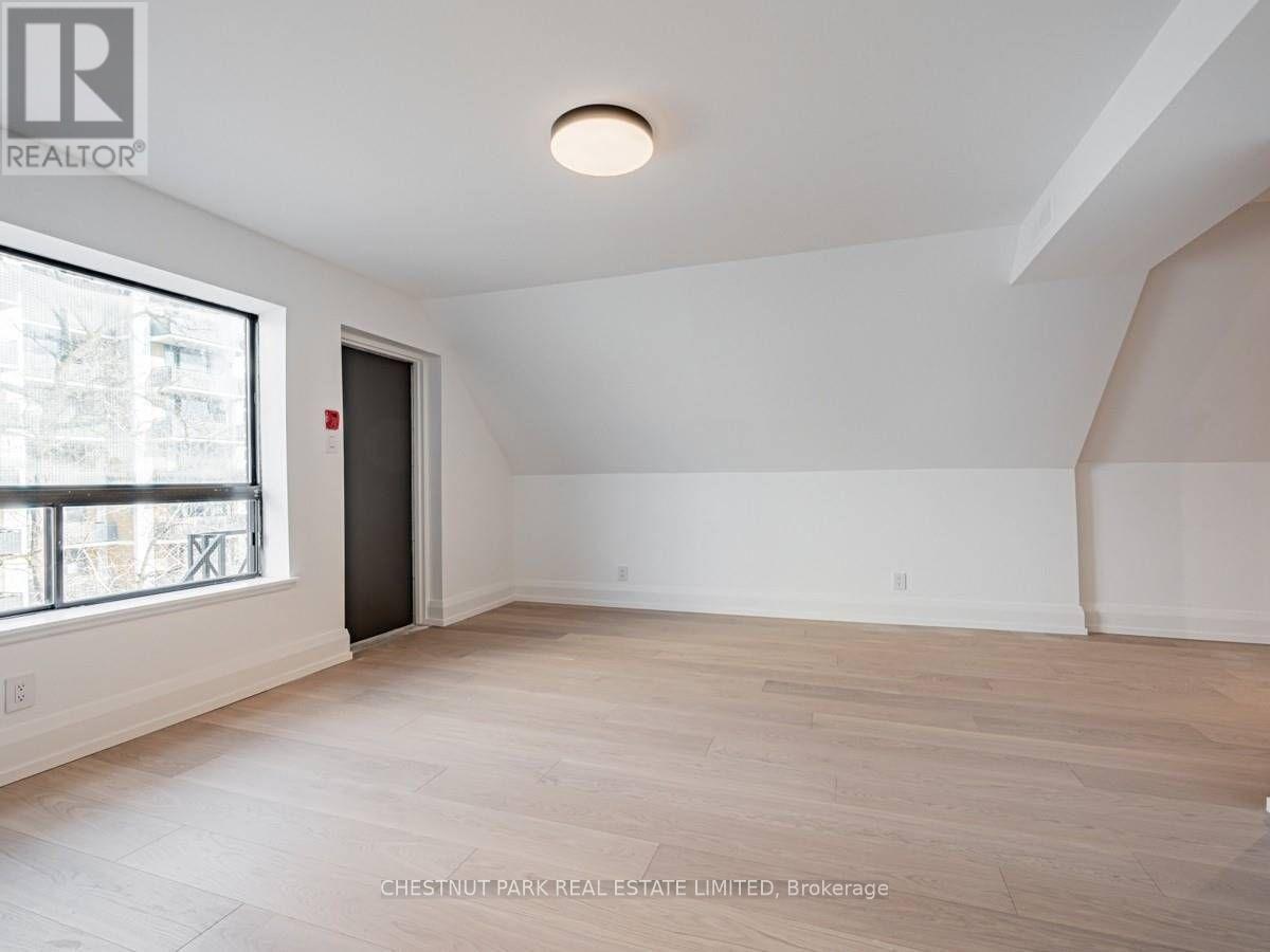 3rd - 607 Huron Street, Toronto, Ontario  M5R 2R8 - Photo 6 - C9361473