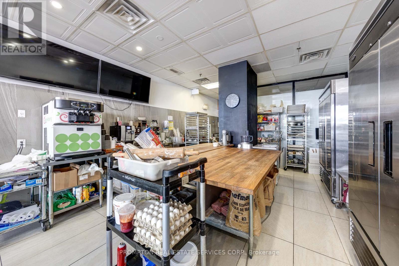 Unit #8 - 245 Eglington Avenue E, Toronto, Ontario  M4P 3B7 - Photo 12 - C9361497