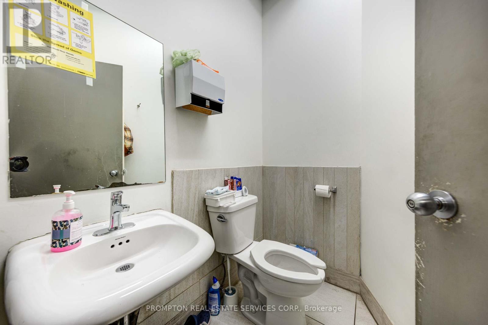 Unit #8 - 245 Eglington Avenue E, Toronto, Ontario  M4P 3B7 - Photo 30 - C9361497