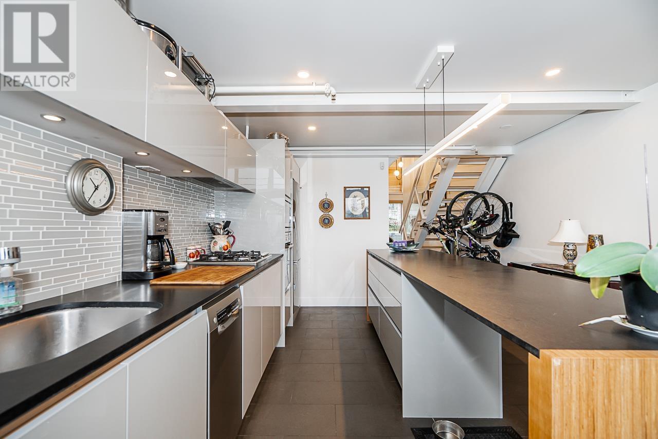 1529 W 6th Avenue, Vancouver, British Columbia  V6J 1R1 - Photo 13 - R2928212