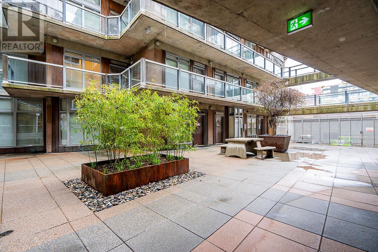 1529 W 6th Avenue, Vancouver, British Columbia  V6J 1R1 - Photo 7 - R2928212