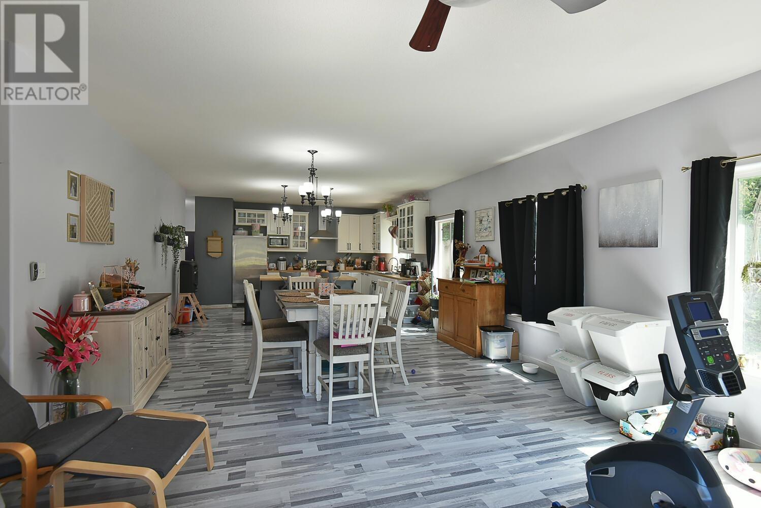 7969 Ravens Cry Road, Halfmoon Bay, British Columbia  V7Z 1C2 - Photo 6 - R2928249