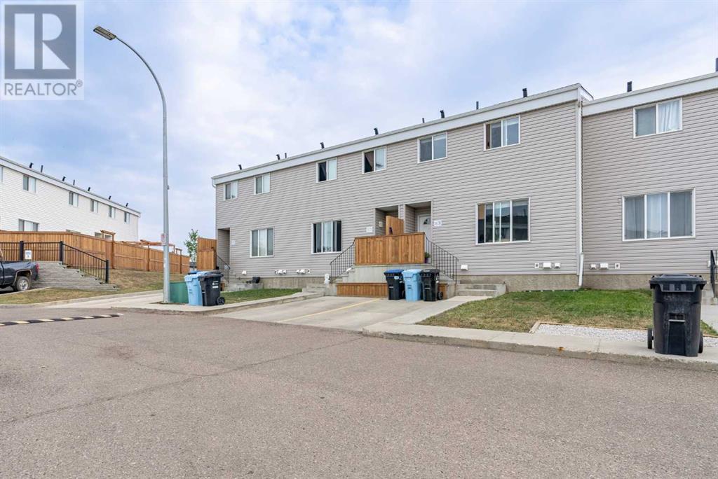 14, 711 Beacon Hill Drive Drive, Fort Mcmurray, Alberta  T9H 3R5 - Photo 2 - A2158614