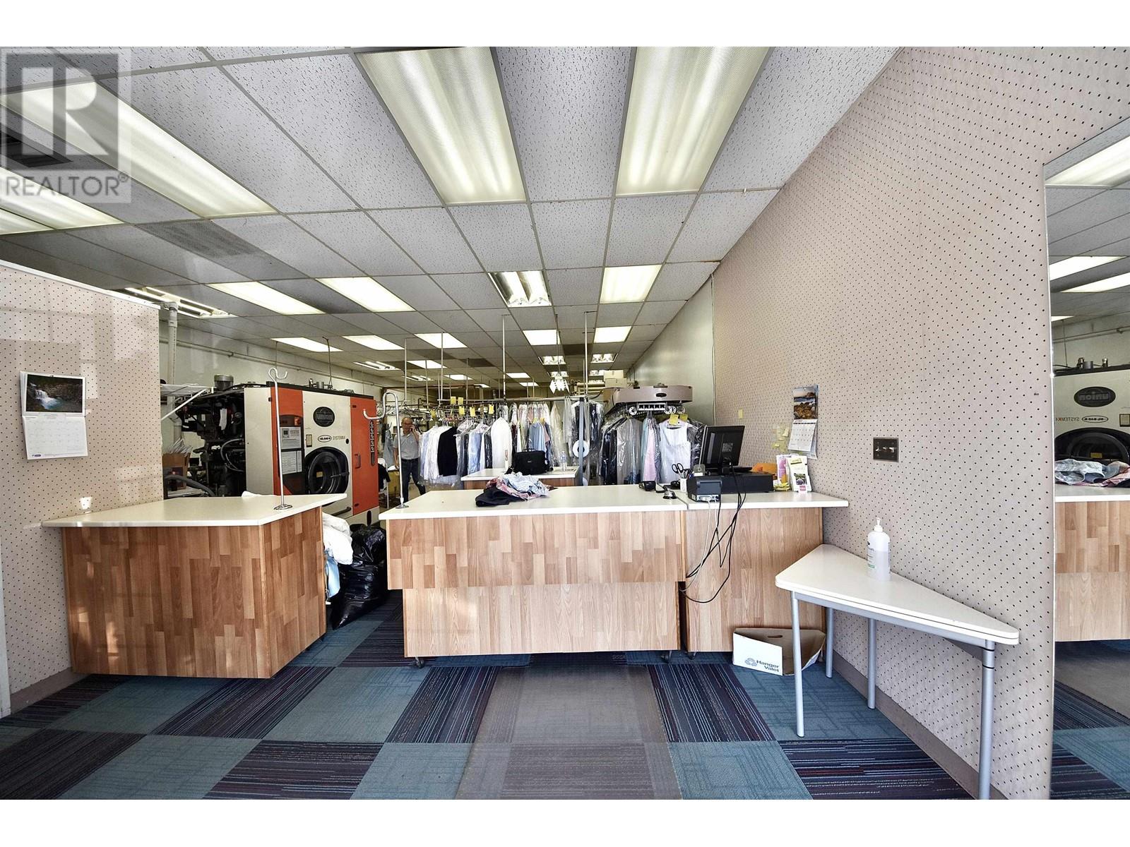 Property at 3016 LONSDALE AVENUE image 4