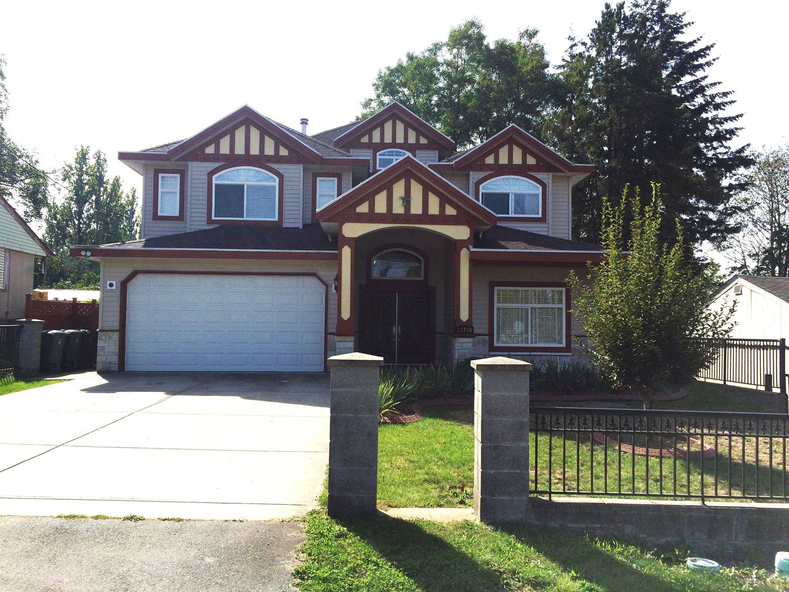 Property at 13734 105A AVENUE image 2