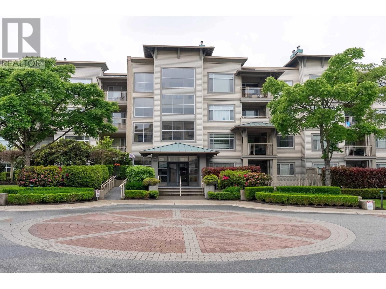 Listing Picture 2 of 2 : 203 8220 JONES ROAD, Richmond / 烈治文 - 魯藝地產 Yvonne Lu Group - MLS Medallion Club Member