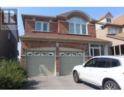 2 - 24 OLD FIELD CRESCENT, newmarket (woodland hill), Ontario