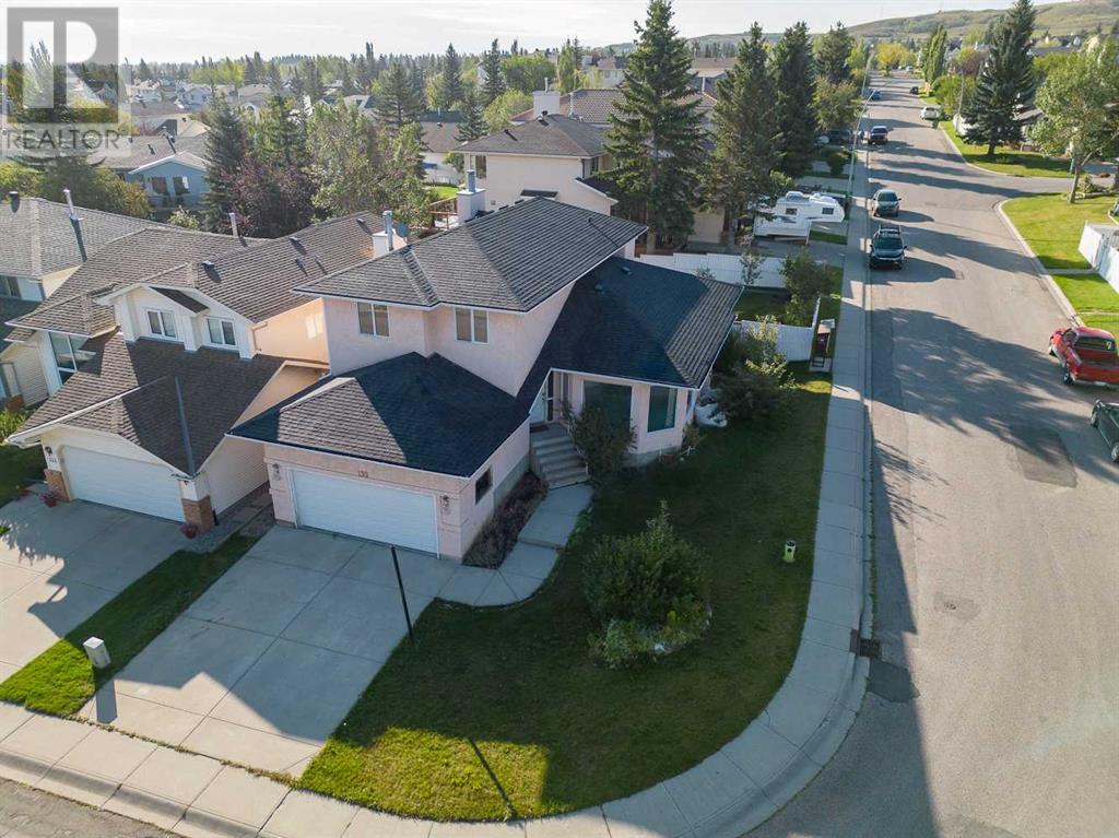 135 Sandringham Road NW, calgary, Alberta