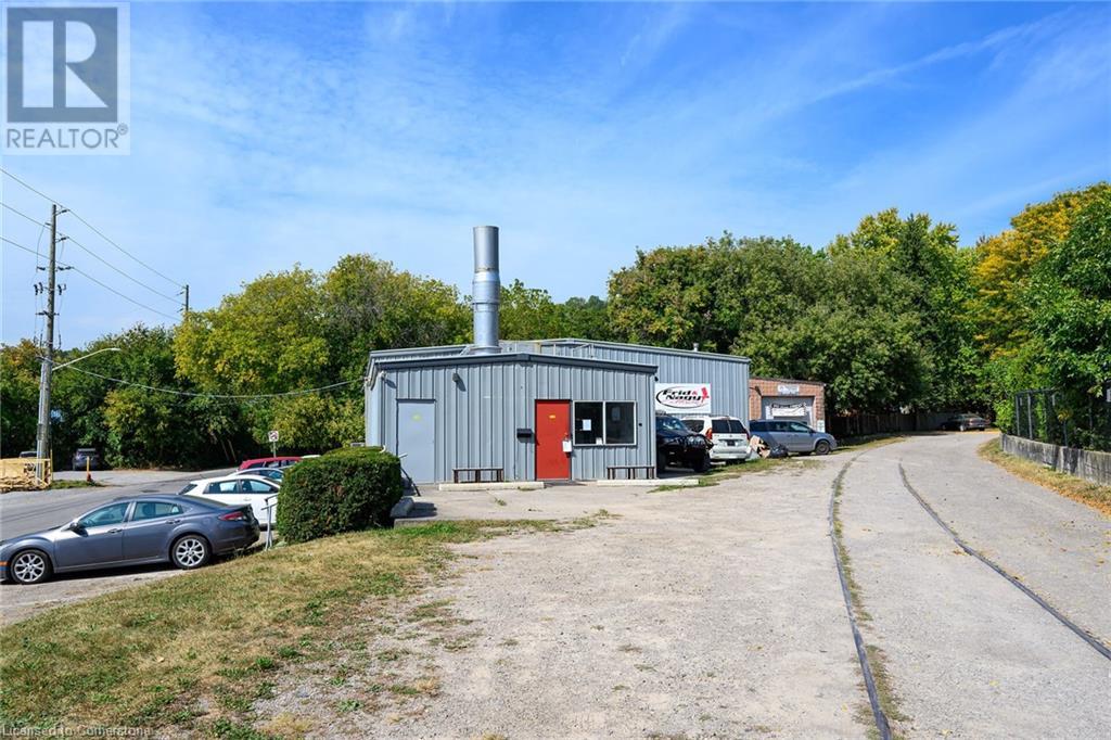 347 Hatt Street W, Dundas, Ontario  L9H 2J2 - Photo 2 - 40651117