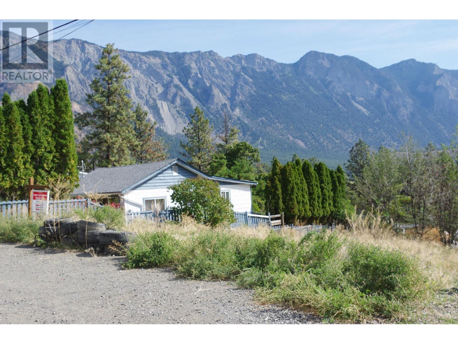 456 & 452 VICTORIA STREET, lillooet, British Columbia