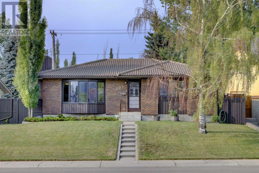 223 Silvercreek Drive NW, calgary, Alberta