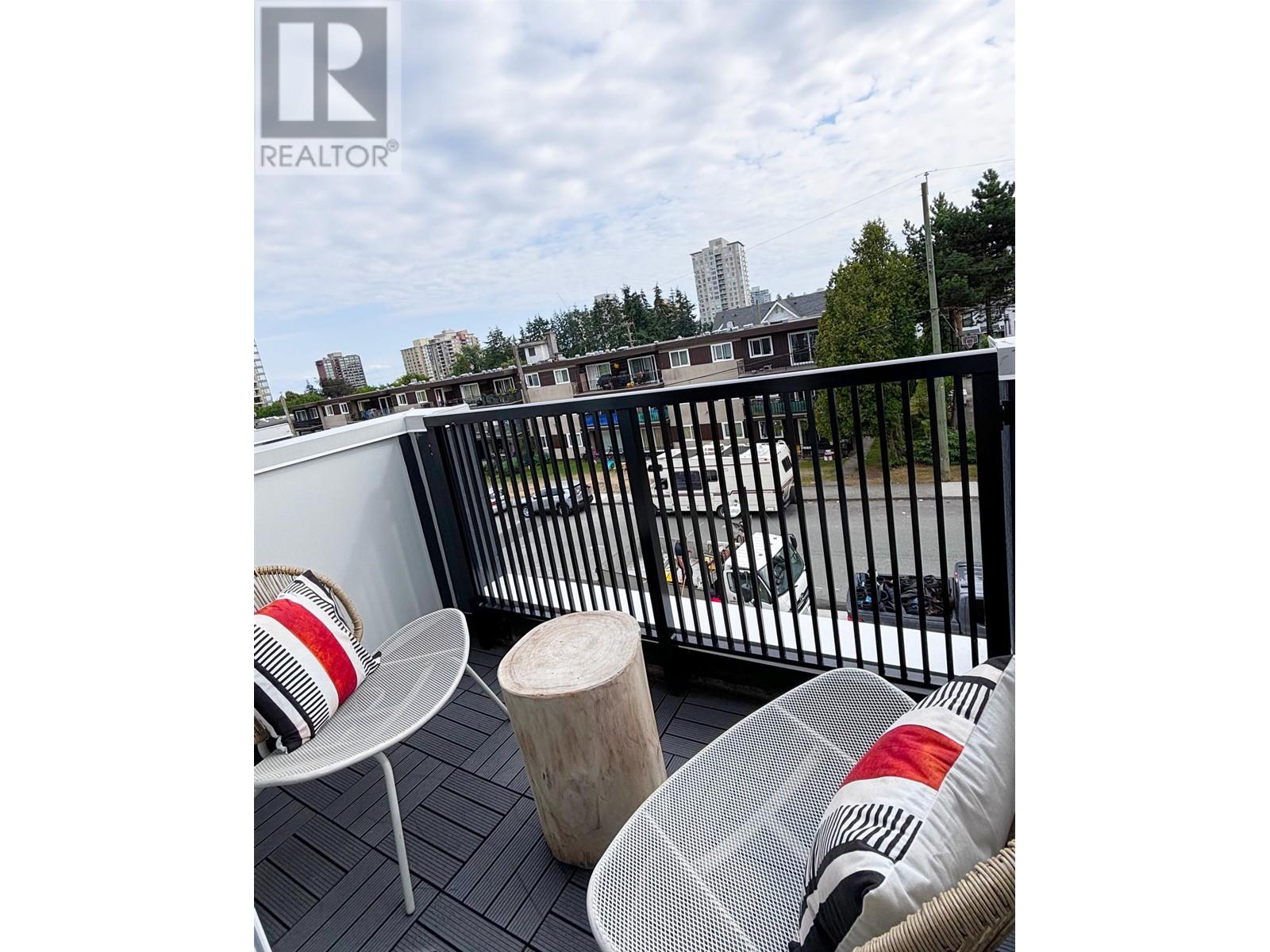 Property at 11 6929 BALMORAL STREET image 3