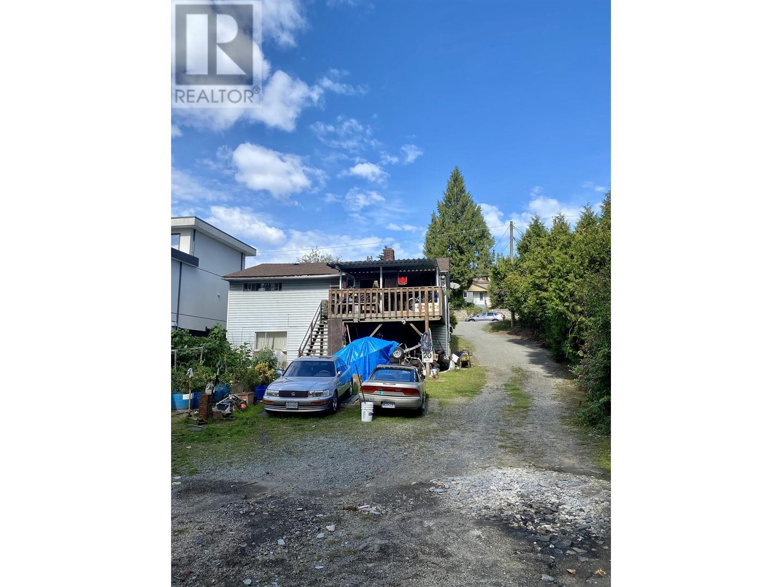 Listing Picture 8 of 11 : 4614 MARINE DRIVE, Burnaby / 本拿比 - 魯藝地產 Yvonne Lu Group - MLS Medallion Club Member