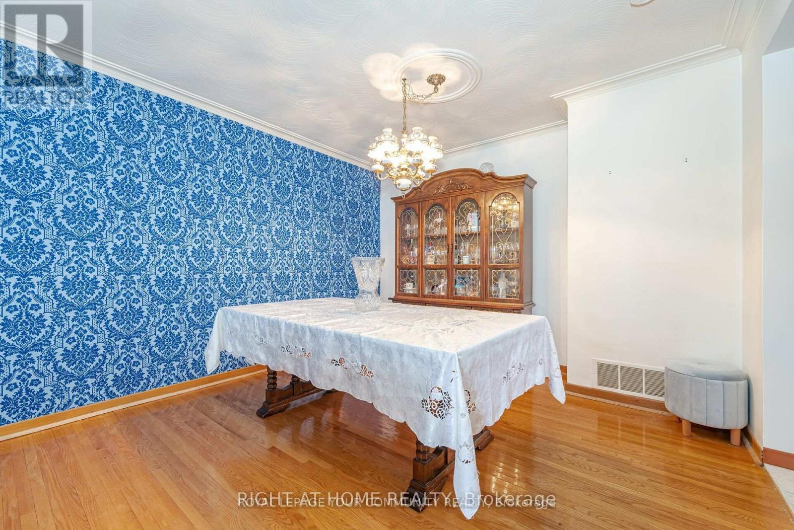 65 Plunkett Road, Toronto, Ontario  M9L 2J4 - Photo 7 - W9362535