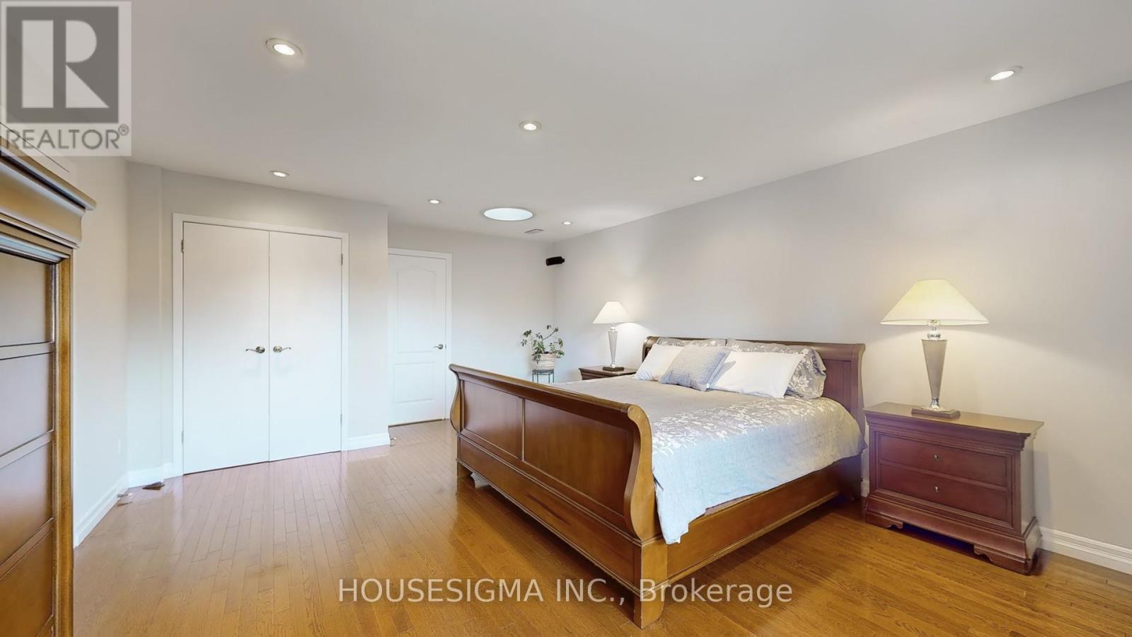 1 Belfry Avenue, Toronto (Stonegate-Queensway), Ontario  M8Z 2L1 - Photo 16 - W9306928