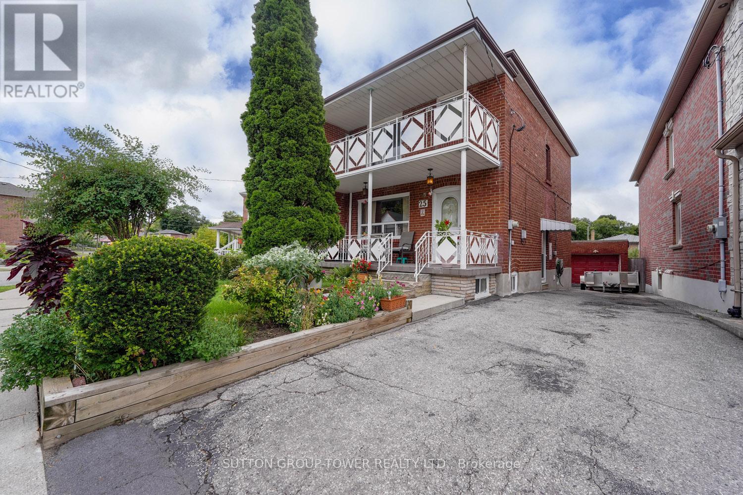 25 Holmesdale Crescent, Toronto (Caledonia-Fairbank), Ontario  M6G 1Y3 - Photo 3 - W9362577