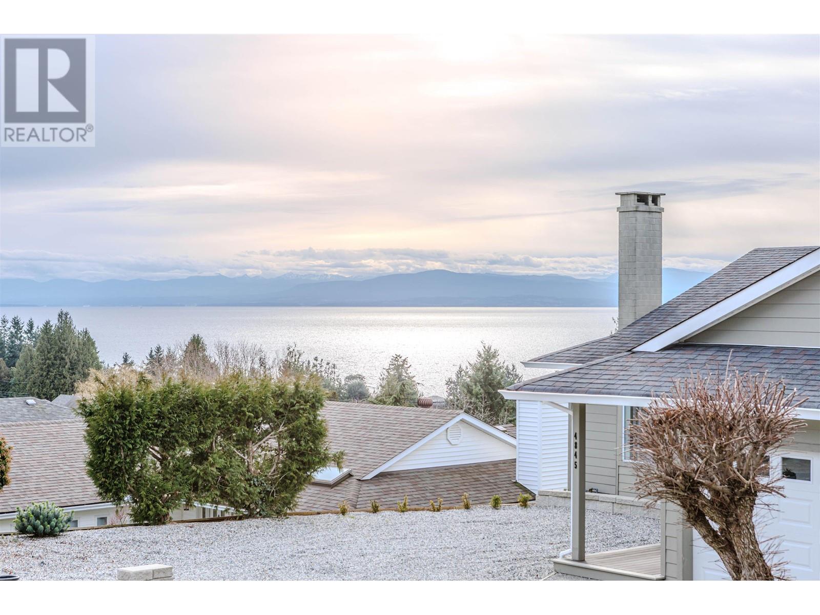 4845 BLUEGROUSE DRIVE, Sechelt, British Columbia