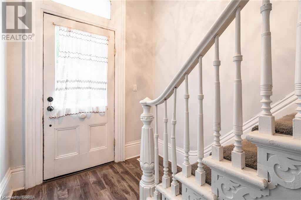 129 West Street Unit# Main, Brantford, Ontario  N3T 3G2 - Photo 2 - 40644615