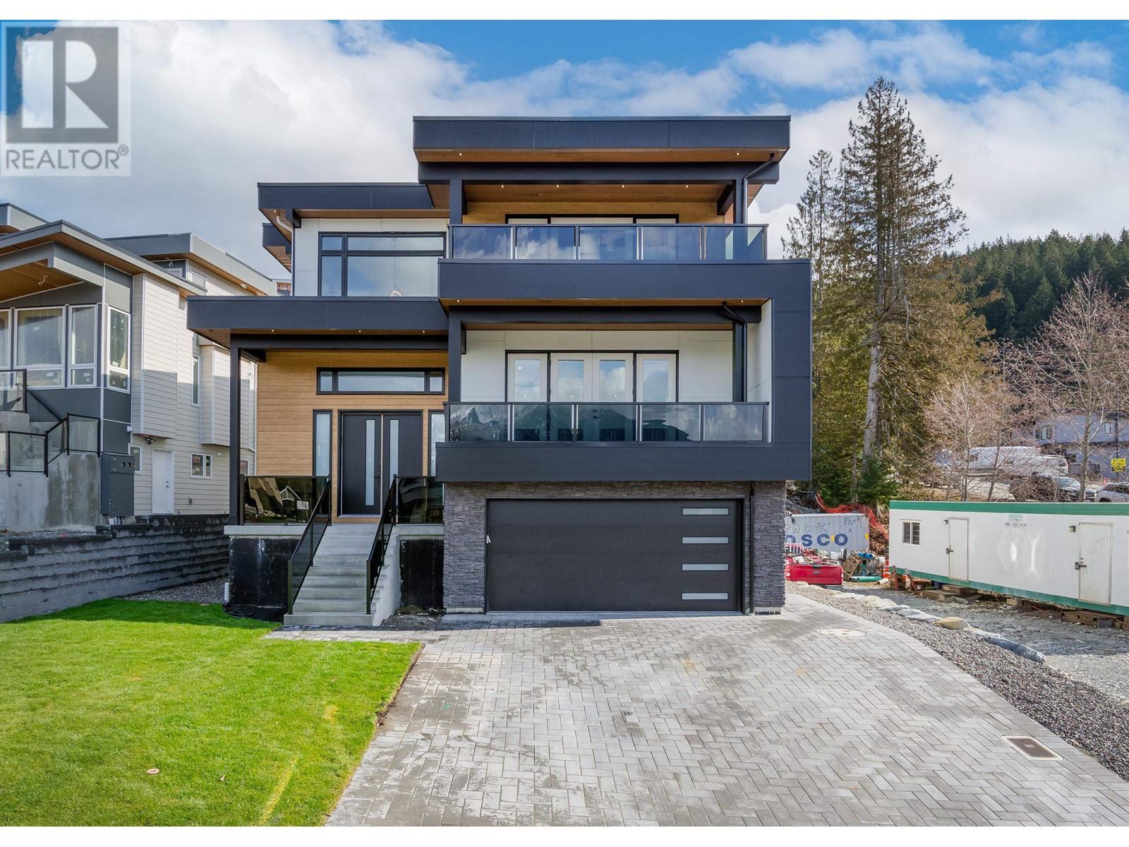4 3385 Mamquam Road, Squamish, British Columbia  V0V 0V0 - Photo 1 - R2928105