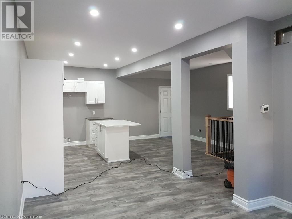 24 Avalon Place Unit# Main, Hamilton, Ontario L8M 1R3 - Photo 1 - XH4204876