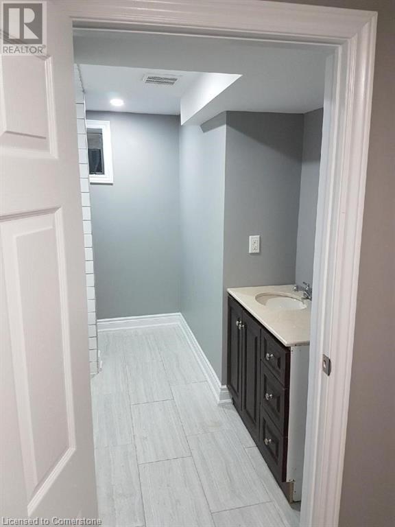 24 Avalon Place Unit# Main, Hamilton, Ontario L8M 1R3 - Photo 3 - XH4204876