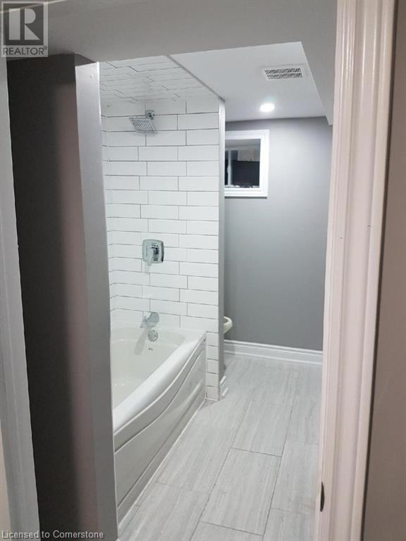 24 Avalon Place Unit# Main, Hamilton, Ontario L8M 1R3 - Photo 4 - XH4204876