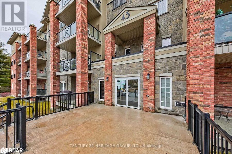 <h3>$1,800<small> Monthly</small></h3><p>43 Ferndale Drive S Unit# 204, Barrie, Ontario</p>