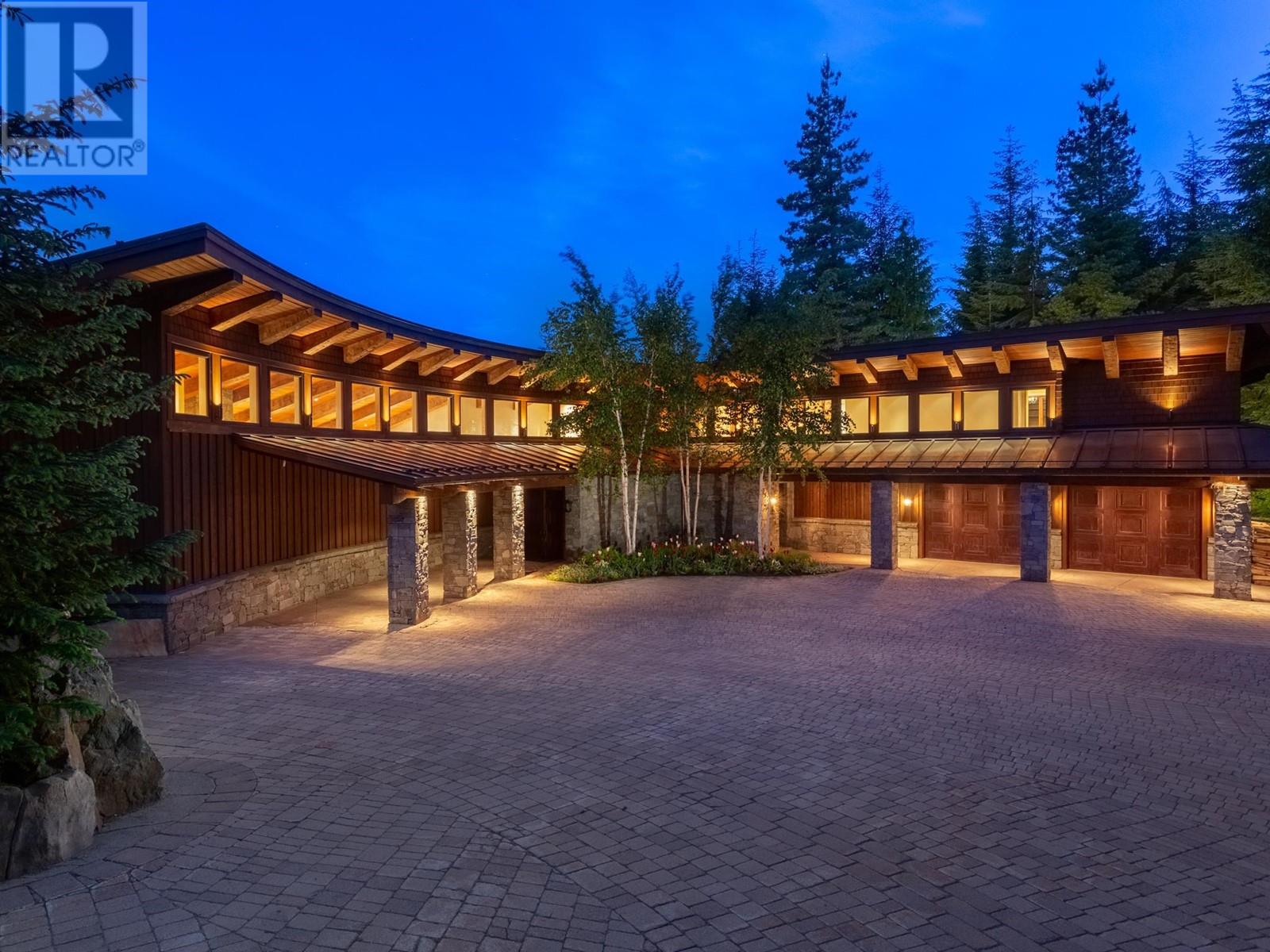 5476 Stonebridge Place, Whistler, British Columbia  V8E 0V9 - Photo 4 - R2916181